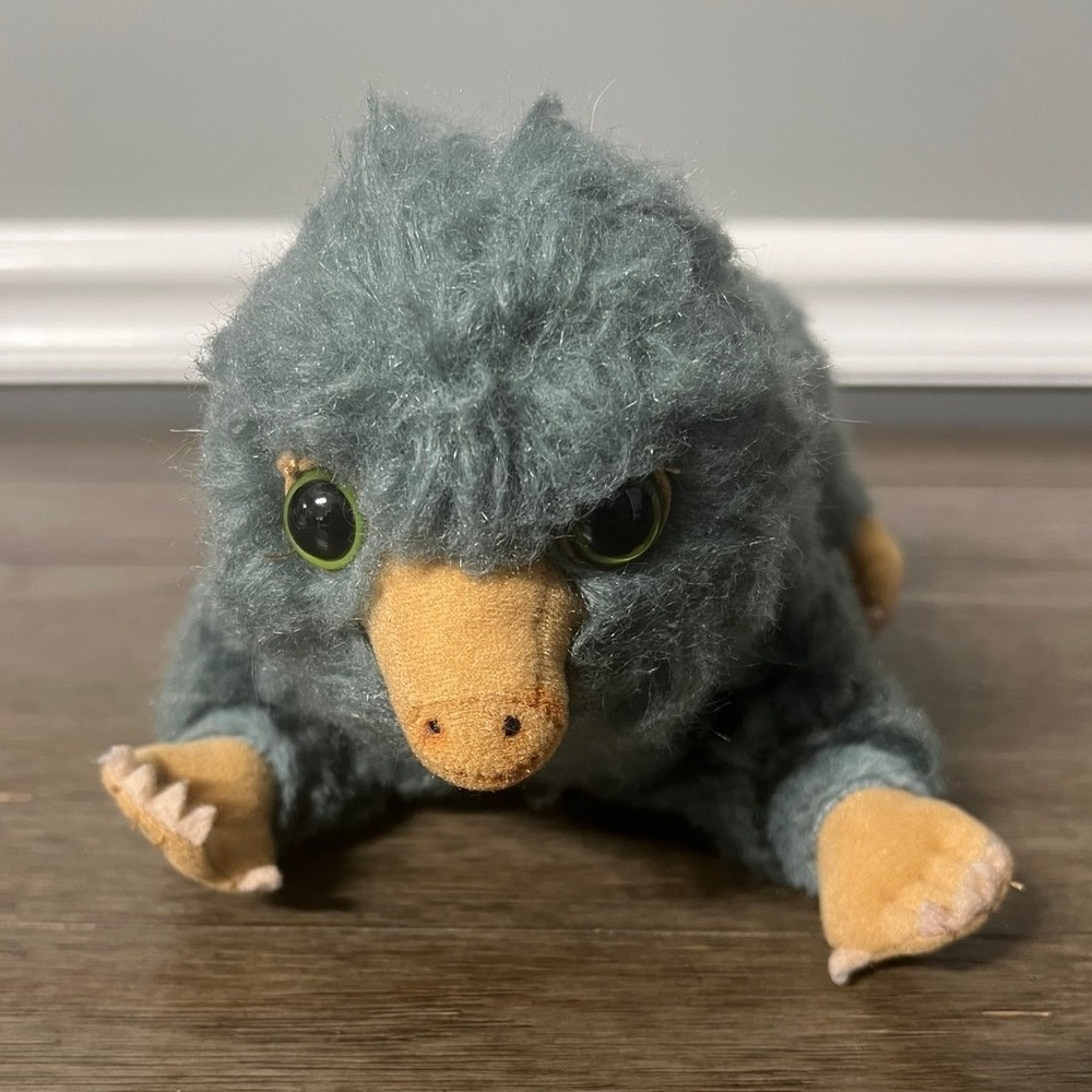 Fantastic Beasts Noble Collection Baby Niffler Plush Crimes of Grindelwald Teal